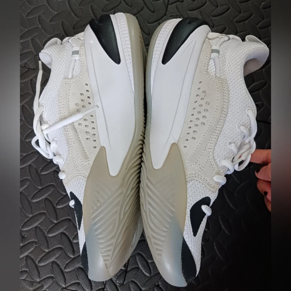 Puma Basketball dreamer Women black & white sneakers